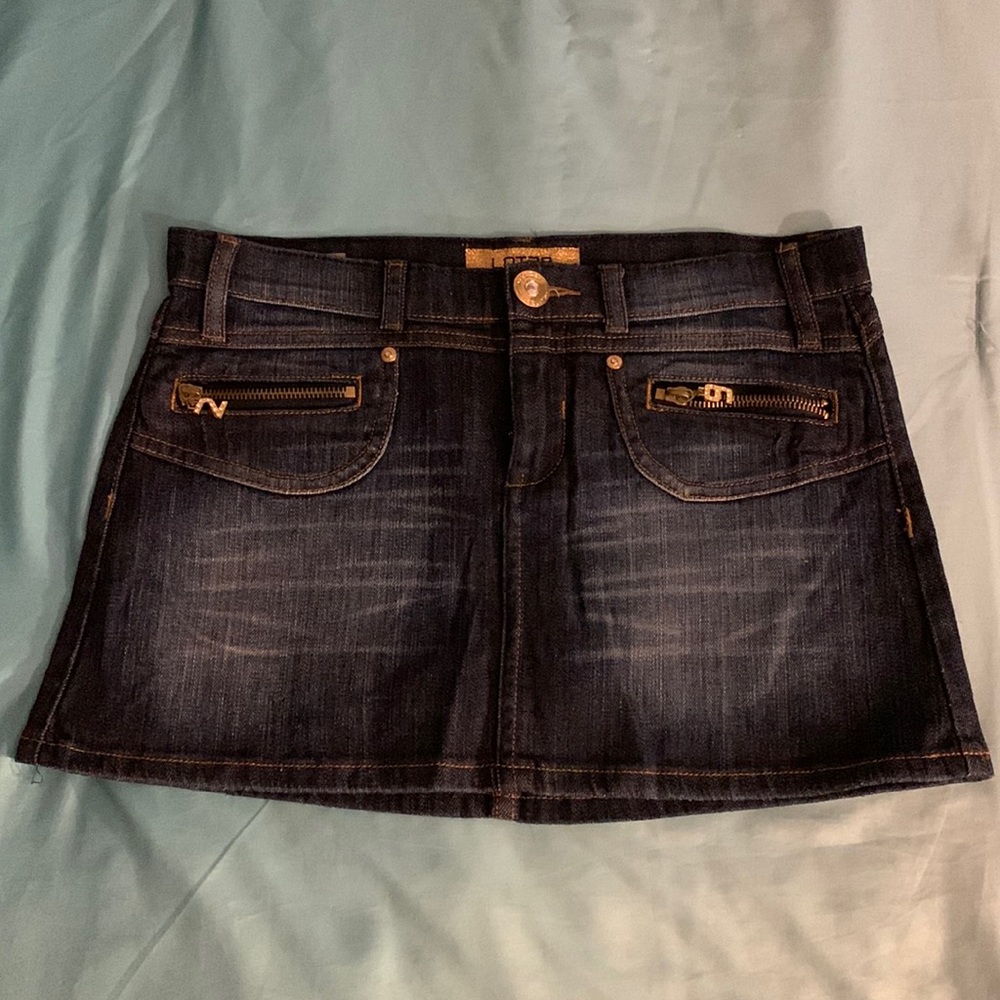 Lot 29  Jean mini skirt